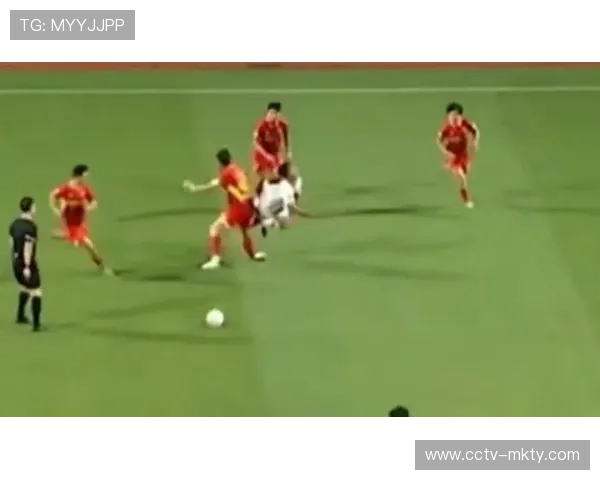 争议瞬间:弗拉霍维奇点球被VAR取消,裁判报告解释双方拉扯犯规 争议瞬间:弗拉霍维奇点球被VAR取消,裁判报告解释双方拉扯犯规